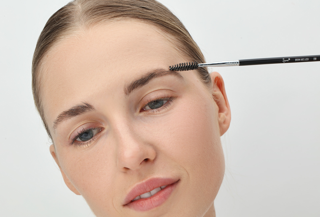 SIGMA BEAUTY BROW AND LASH BRUSH E80