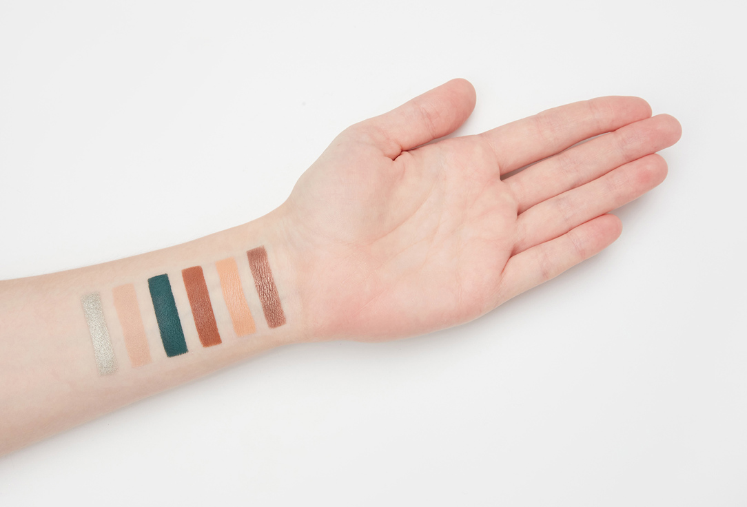 Pastel Cosmetics Shimmery Eyeshadow Palette So In Love