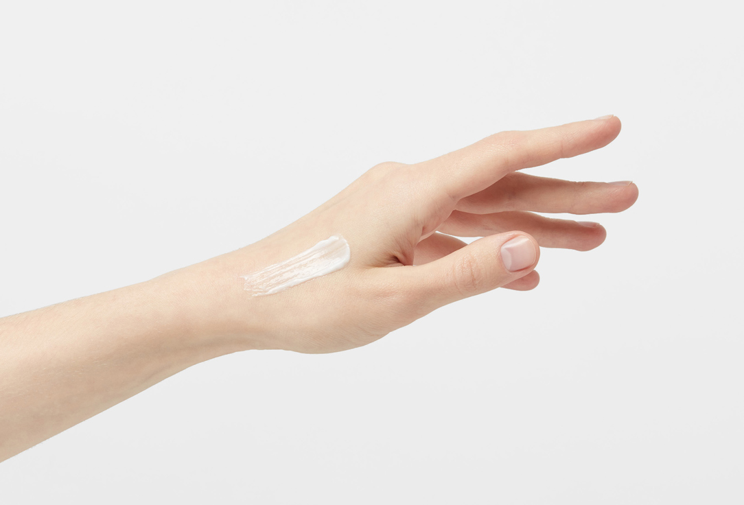 For me by gold apple Hand cream 02.Date night