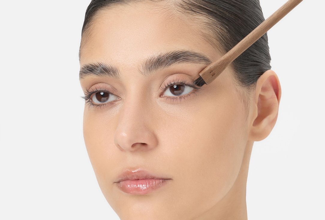 Close Brow Brush Pinceau Sourcils