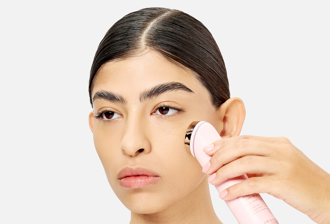 Medicube Multi-function anti‑aging skincare device Age-R Booster Pro Pink 1 pcs Medicube Multi-function anti‑aging skincare device Age-R Booster Pro