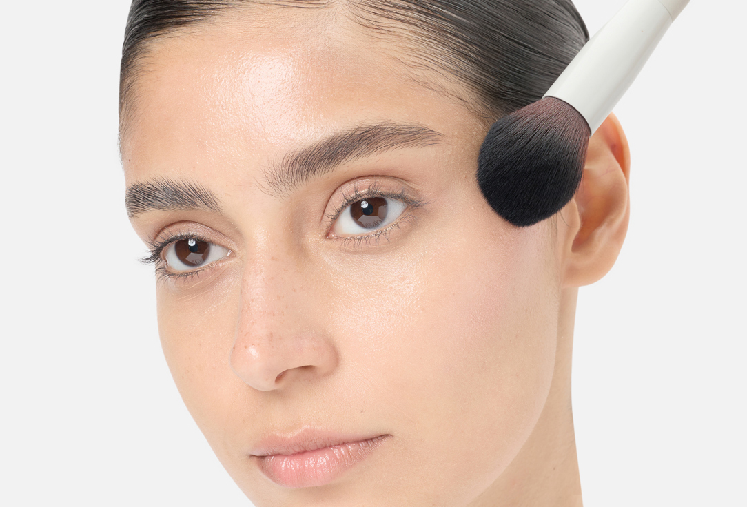 KARA BEAUTY Lightweight liquid highlighter Starcrossed