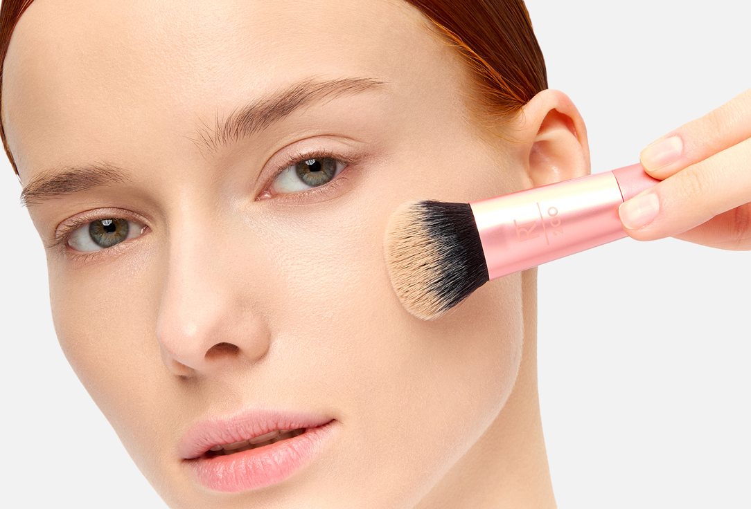 Real Techniques Face Makeup Brush Mini expert