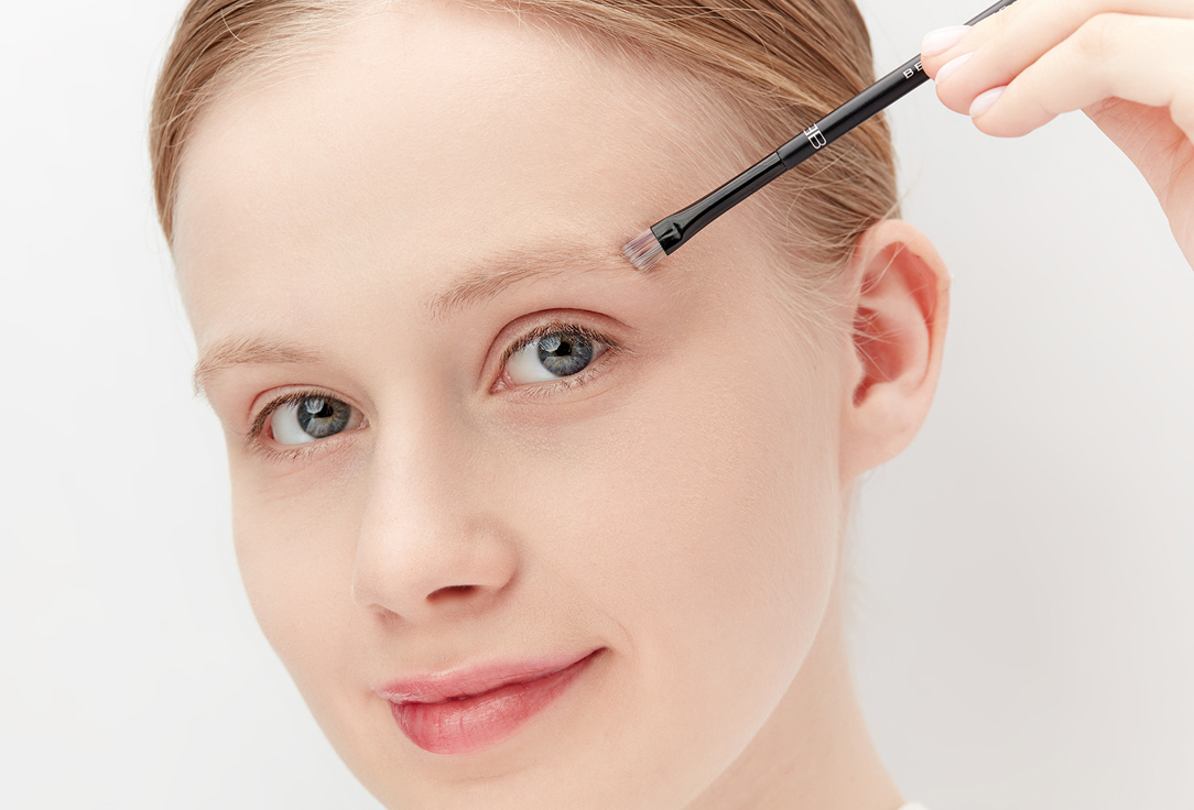 Beter Eyebrow Brush Elite Angled Eyebrow And Eyelash Brush